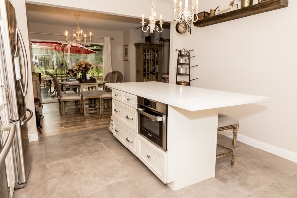 Porcelain Tile Floors and Multifunctional Island Porcelain Tile Floors and Multifunctional Island