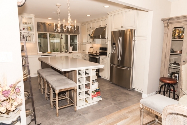 Spacious French country style kitchen Spacious French country style kitchen