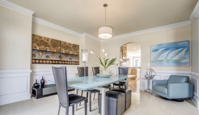 Porcelain tile floors in dining room Porcelain tile floors in dining room